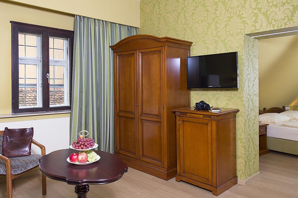 Hotel Reichskuechenmeister Ротенбург об дер Таубер Екстериор снимка